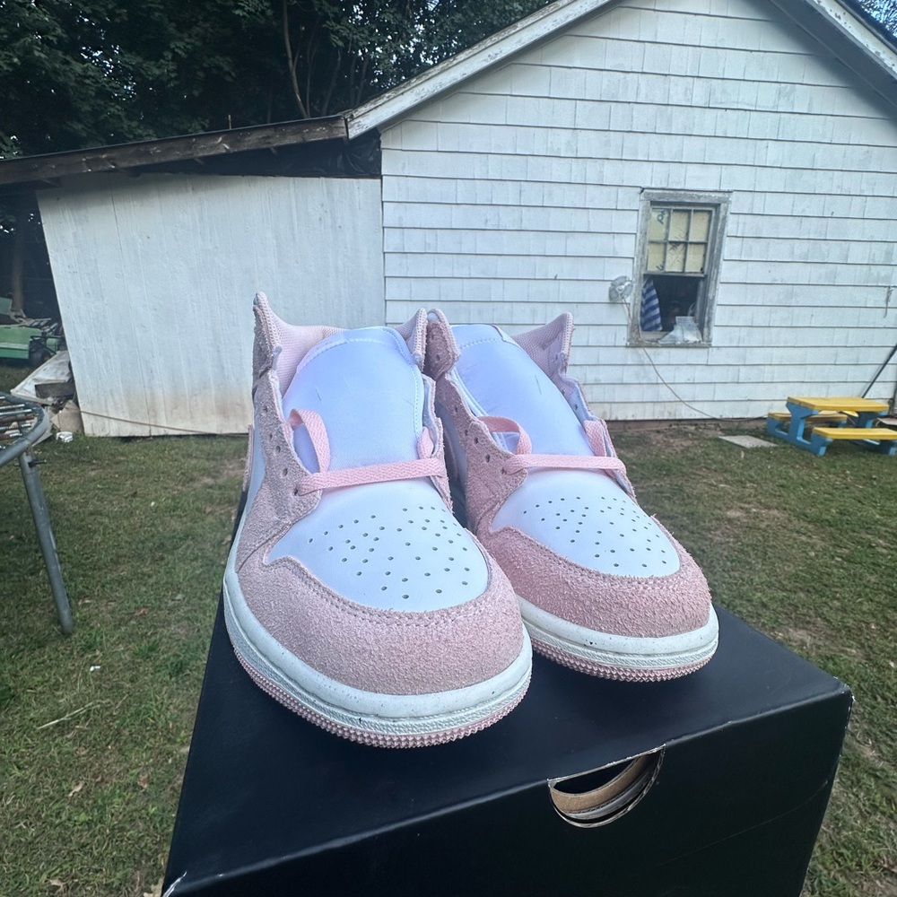 Jordan Sneakers in Pink and White - Picture 3 of 4